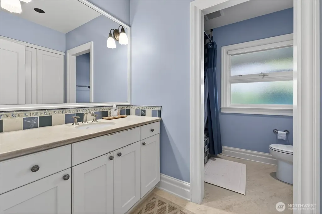 10419 NE 53rd Street Kirkland WA 98033