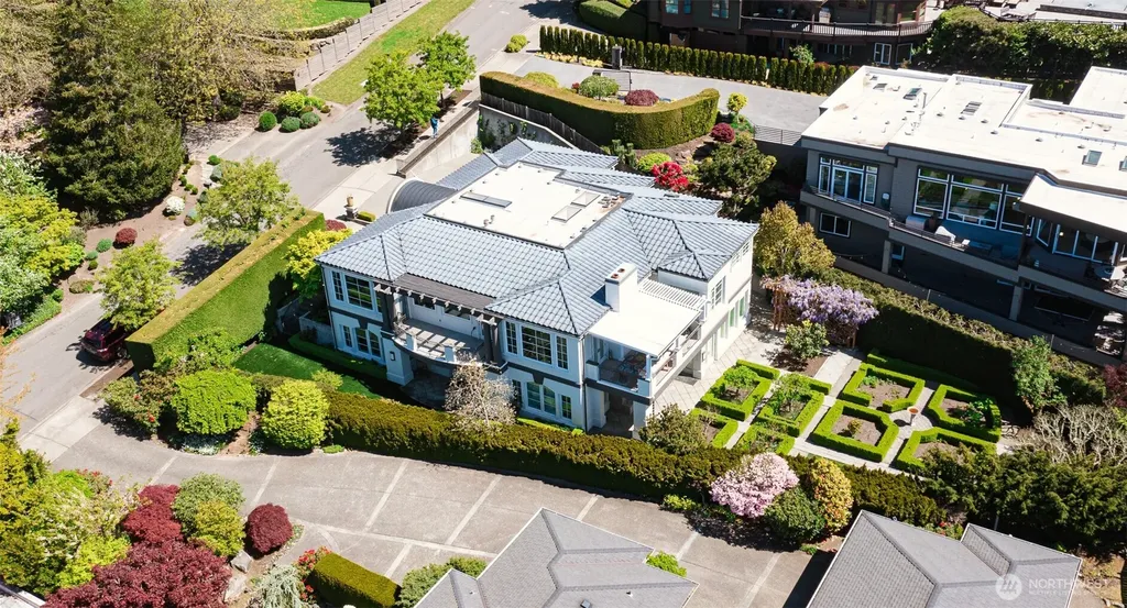 10419 NE 53rd Street Kirkland WA 98033