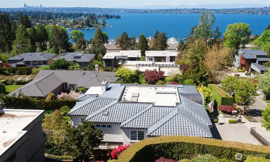 10419 NE 53rd Street Kirkland WA 98033