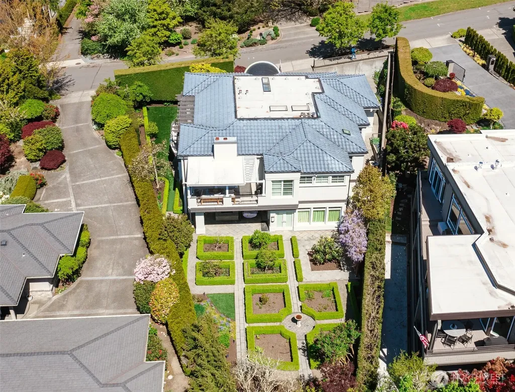 10419 NE 53rd Street Kirkland WA 98033