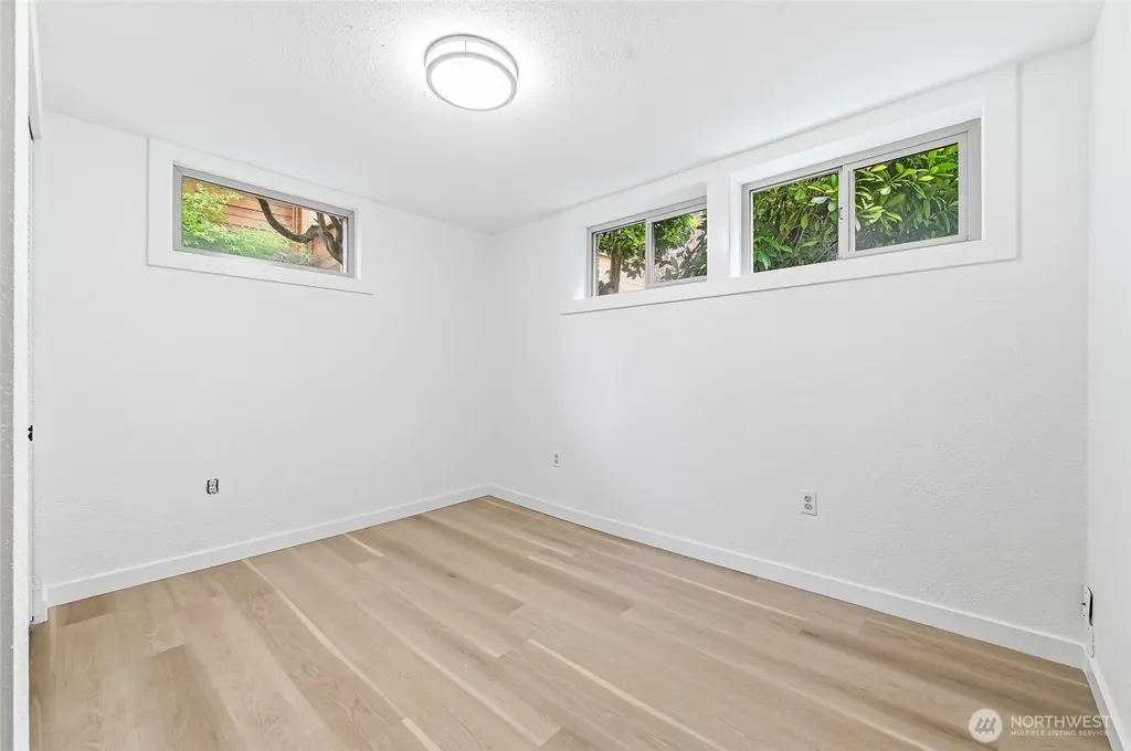 10825 Marine View Drive SW Seattle WA 98146