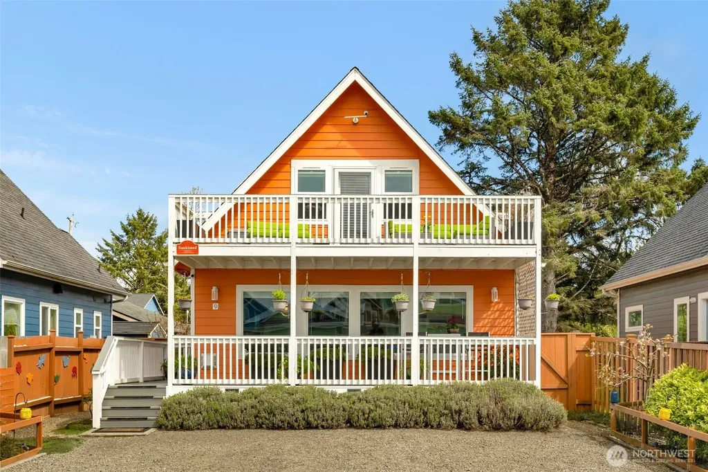 9 Darien Lane Pacific Beach WA 98571