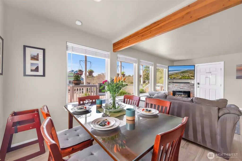 9 Darien Lane Pacific Beach WA 98571