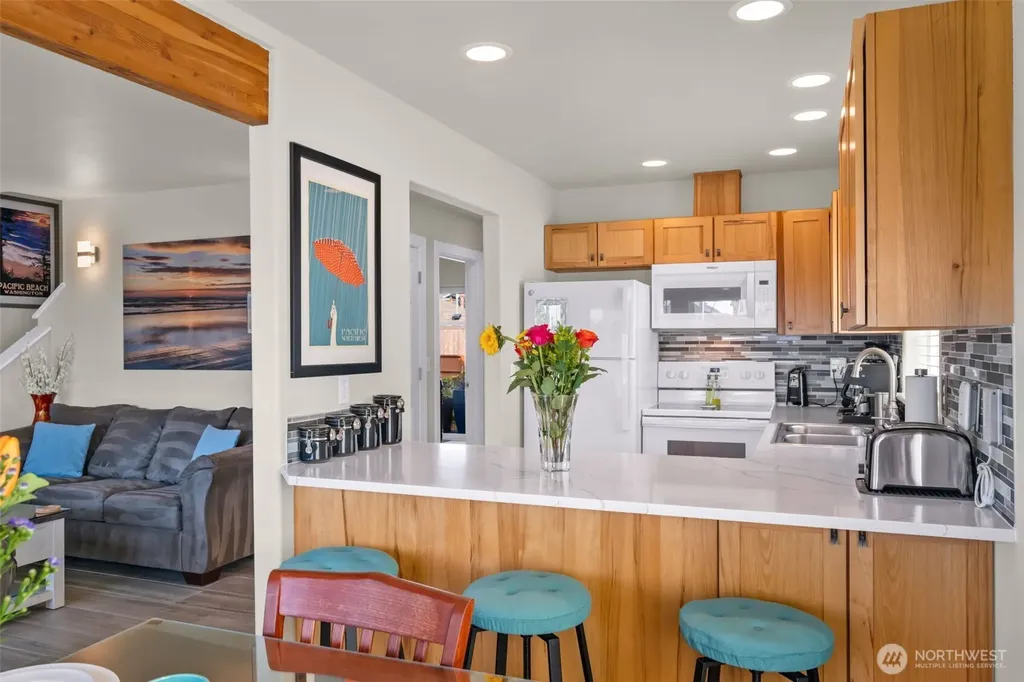 9 Darien Lane Pacific Beach WA 98571