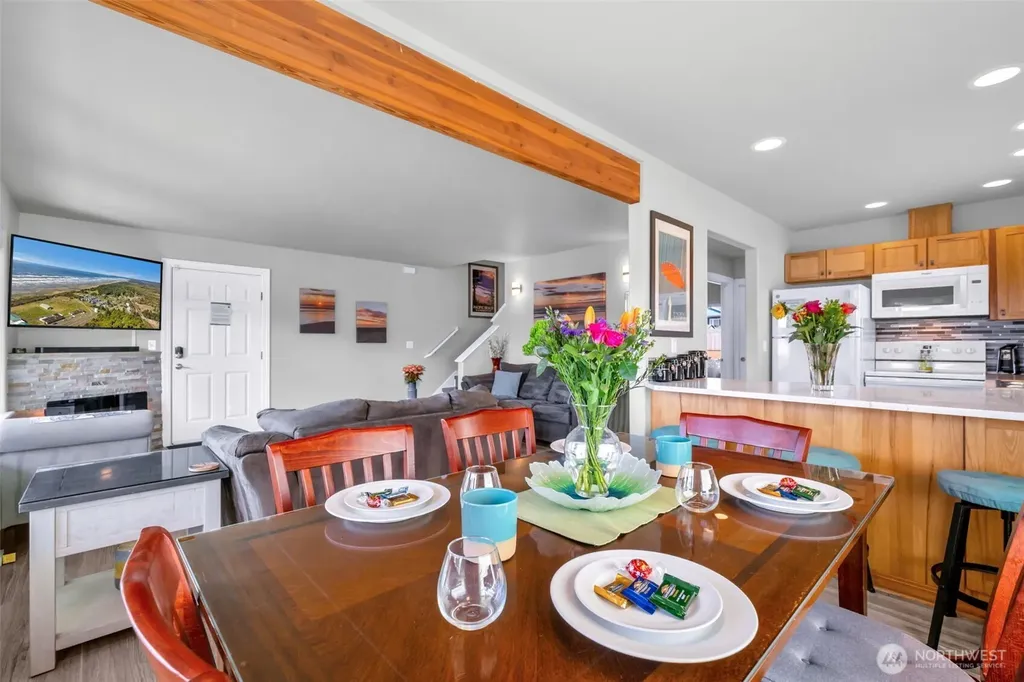 9 Darien Lane Pacific Beach WA 98571