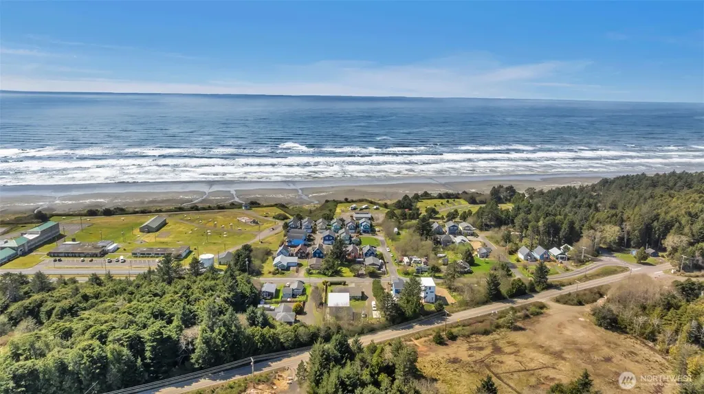 9 Darien Lane Pacific Beach WA 98571