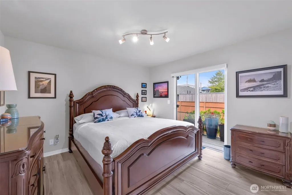 9 Darien Lane Pacific Beach WA 98571