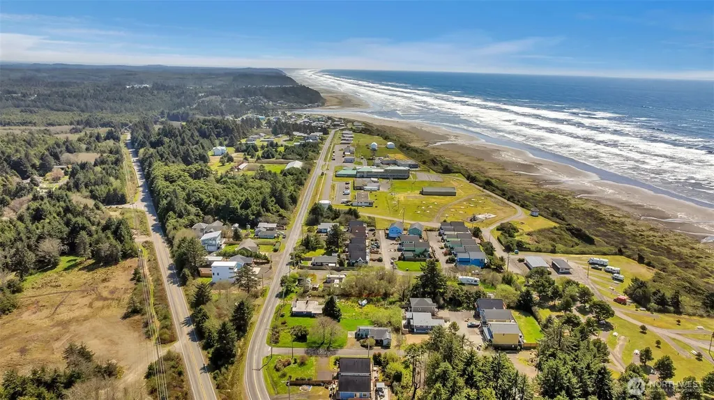 9 Darien Lane Pacific Beach WA 98571