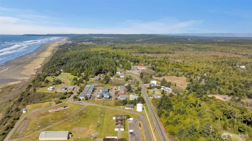 9 Darien Lane Pacific Beach WA 98571