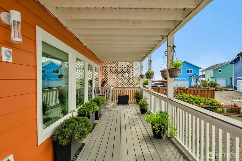 9 Darien Lane Pacific Beach WA 98571