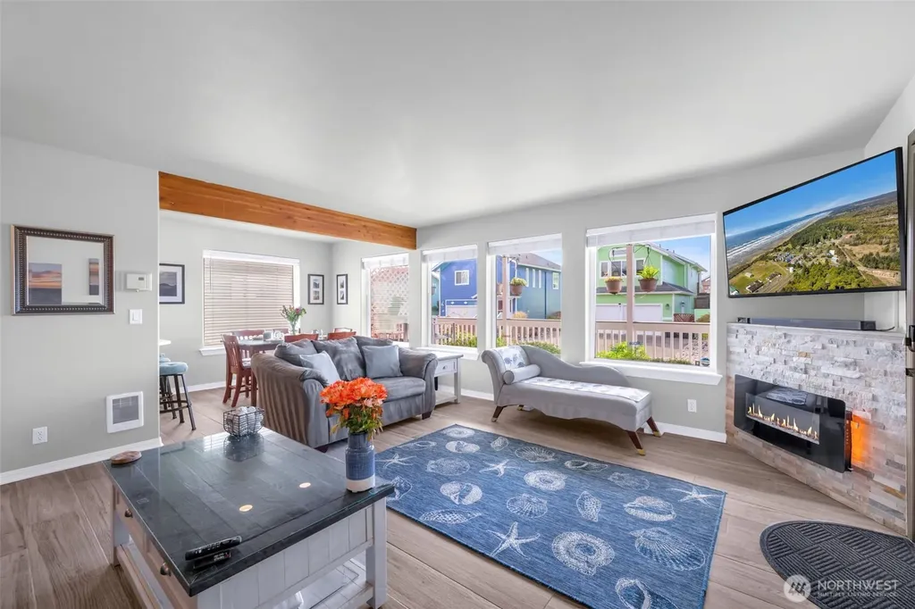 9 Darien Lane Pacific Beach WA 98571