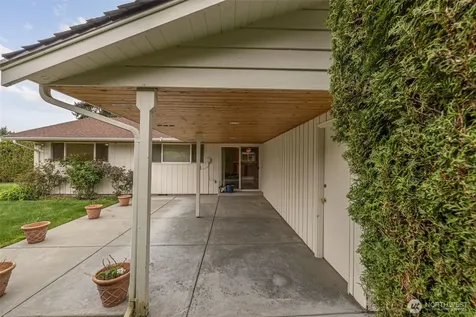 9428 21st Drive SE Everett WA 98208