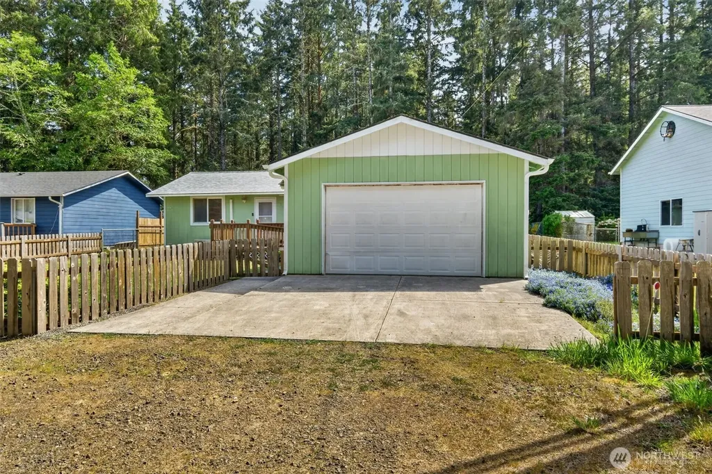 1716 194th Street Long Beach WA 98631
