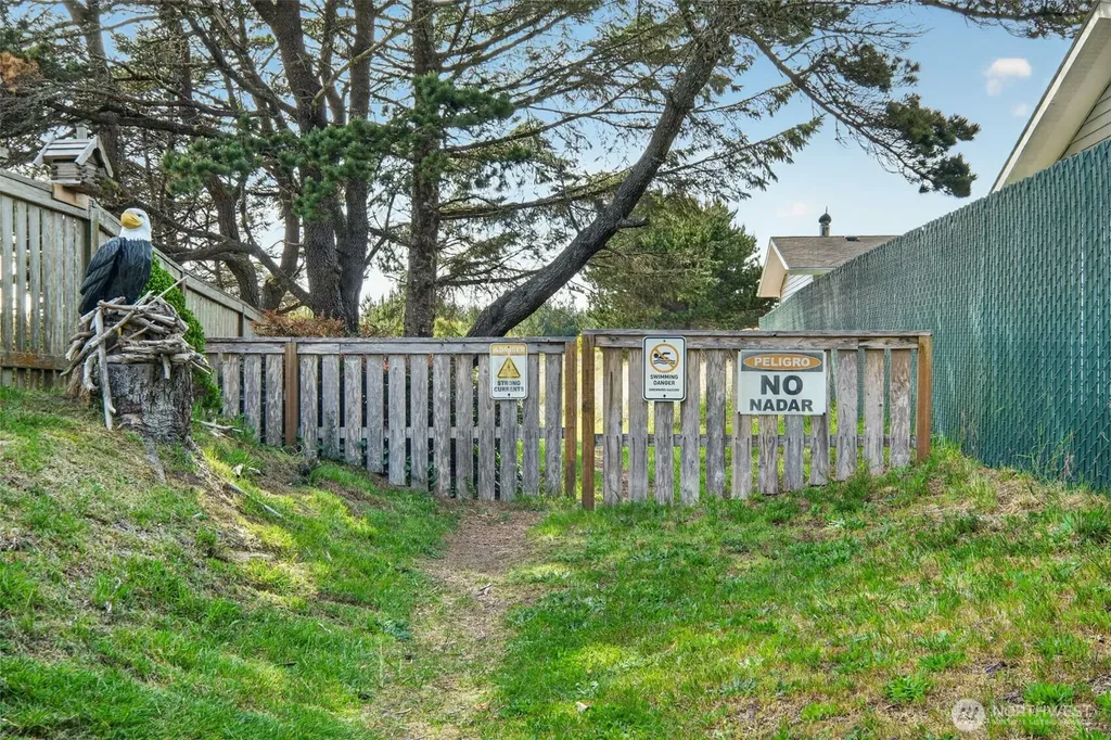 1716 194th Street Long Beach WA 98631