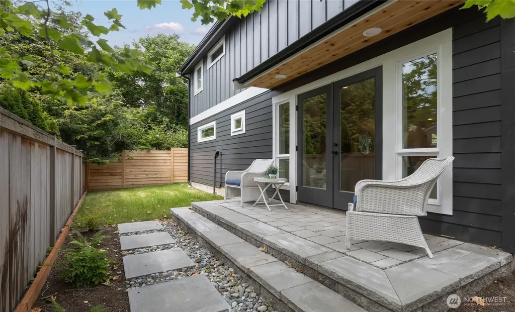 8817 Densmore Avenue N Seattle WA 98103