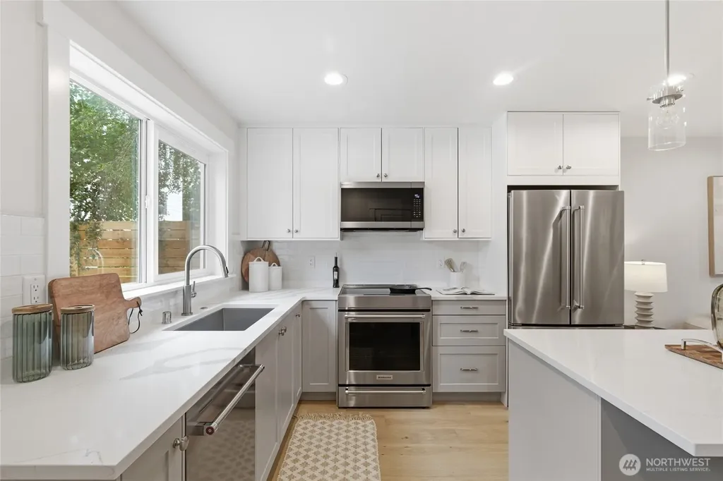 8817 Densmore Avenue N Seattle WA 98103