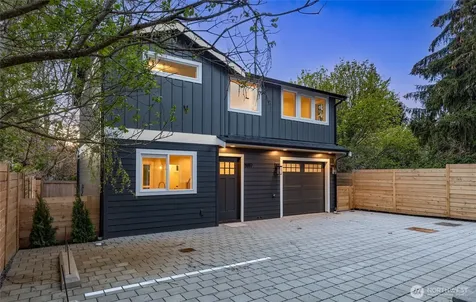 8817 Densmore Avenue N Seattle WA 98103