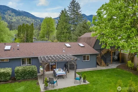 1109 Lewis Lane SE Issaquah WA 98027