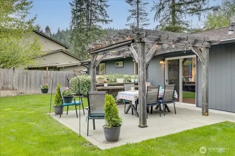 1109 Lewis Lane SE Issaquah WA 98027