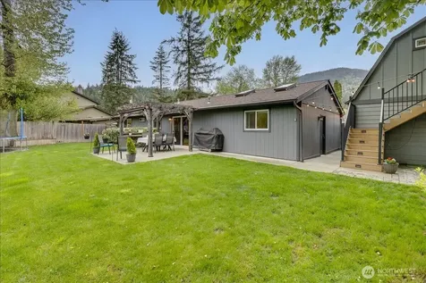 1109 Lewis Lane SE Issaquah WA 98027
