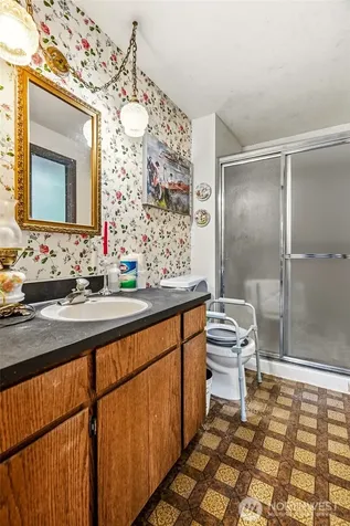 6353 121st Avenue SE Bellevue WA 98006
