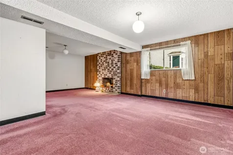 6353 121st Avenue SE Bellevue WA 98006