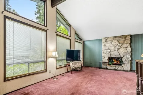 6353 121st Avenue SE Bellevue WA 98006