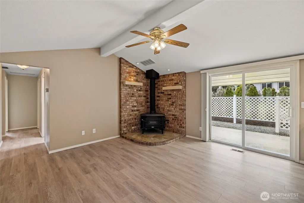 90 Chinook Place La Conner WA 98257