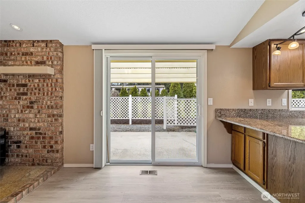 90 Chinook Place La Conner WA 98257