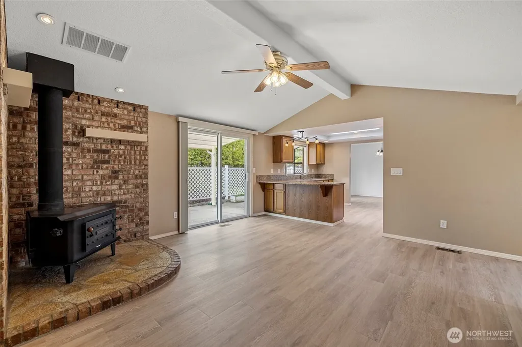 90 Chinook Place La Conner WA 98257