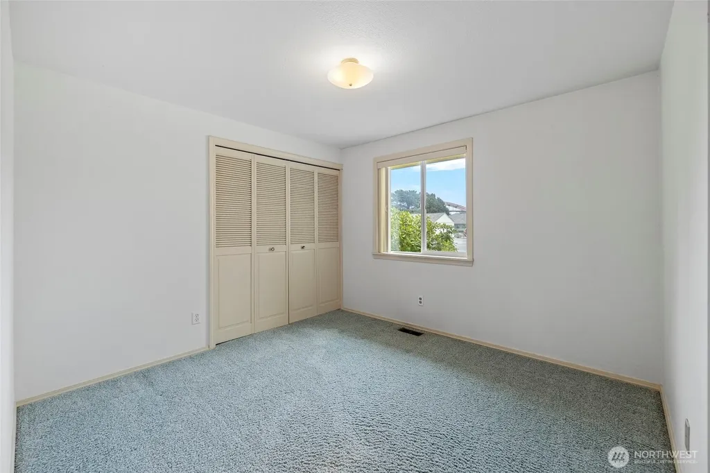 90 Chinook Place La Conner WA 98257
