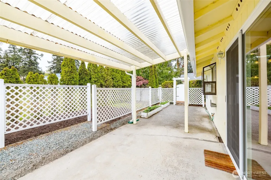 90 Chinook Place La Conner WA 98257