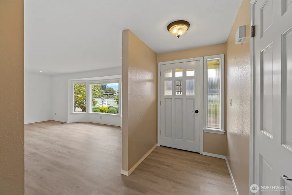 90 Chinook Place La Conner WA 98257
