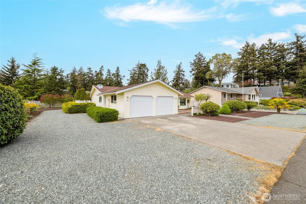 90 Chinook Place La Conner WA 98257