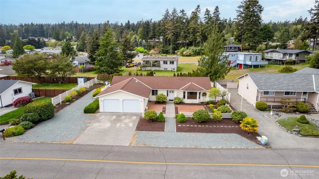 90 Chinook Place La Conner WA 98257