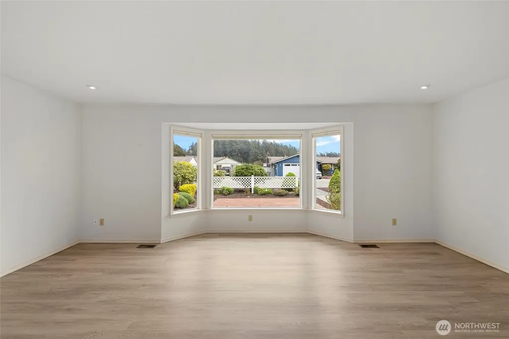 90 Chinook Place La Conner WA 98257