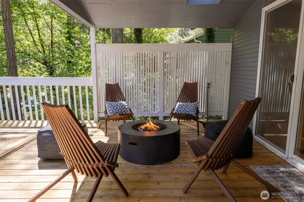 1701 Serena Lane NW Gig Harbor WA 98335