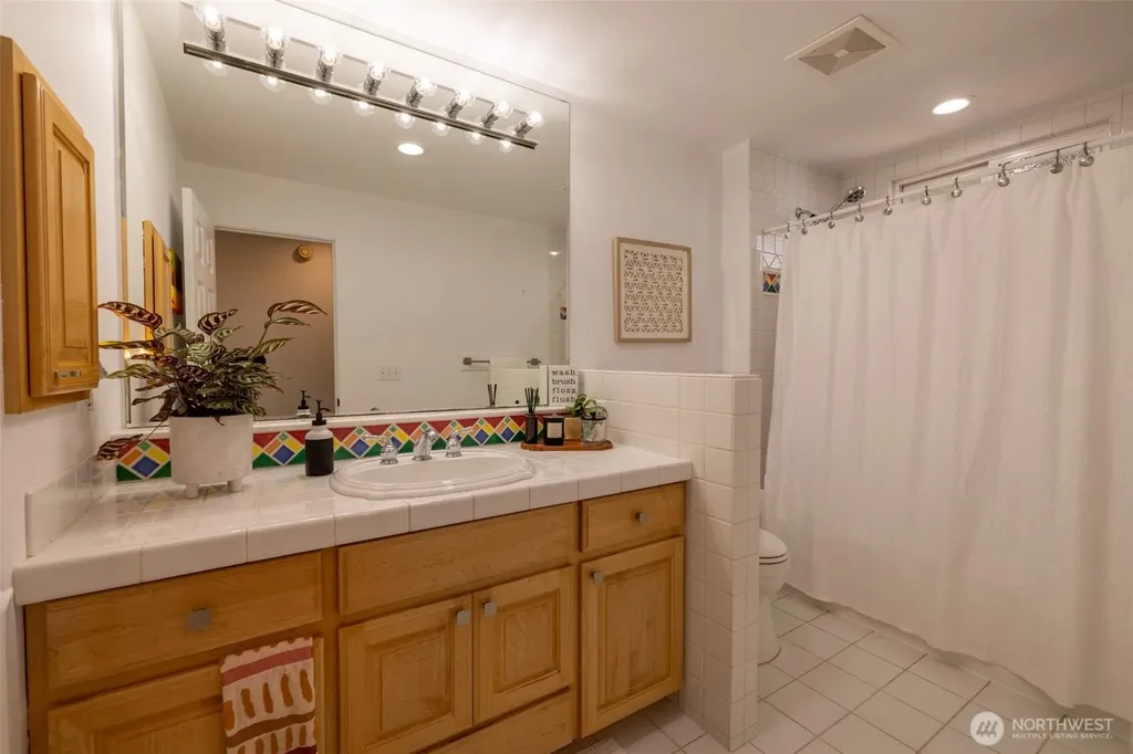 1701 Serena Lane NW Gig Harbor WA 98335