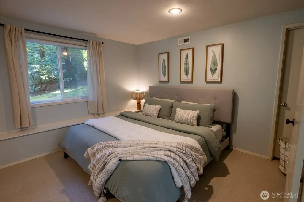 1701 Serena Lane NW Gig Harbor WA 98335