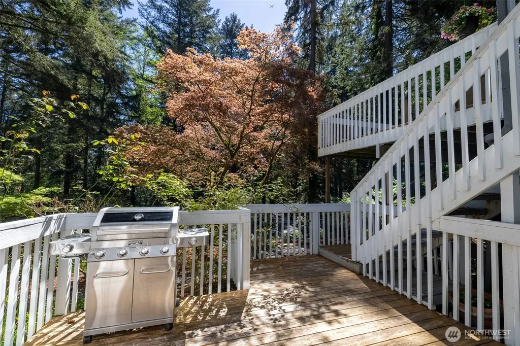 1701 Serena Lane NW Gig Harbor WA 98335