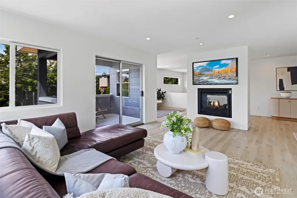 6304 Lakeview Drive Kirkland WA 98033