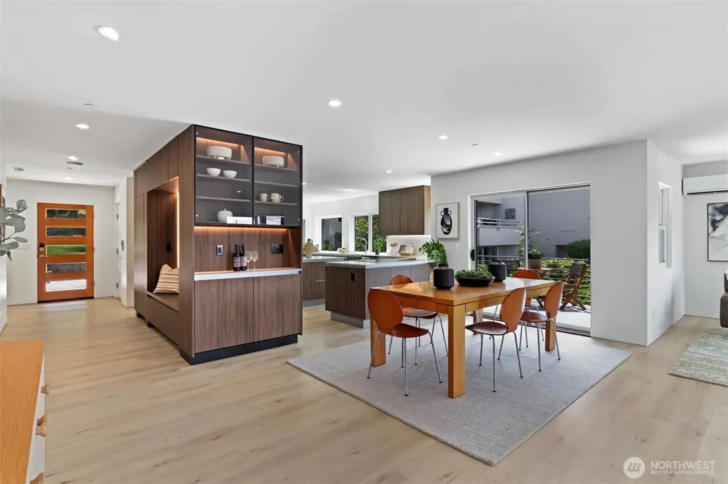 6304 Lakeview Drive Kirkland WA 98033