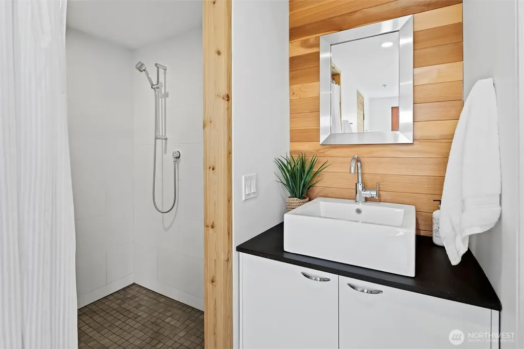 6304 Lakeview Drive Kirkland WA 98033