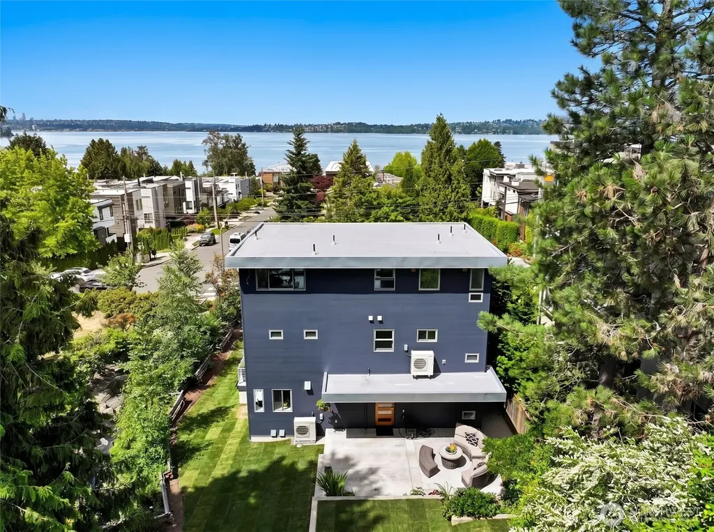 6304 Lakeview Drive Kirkland WA 98033