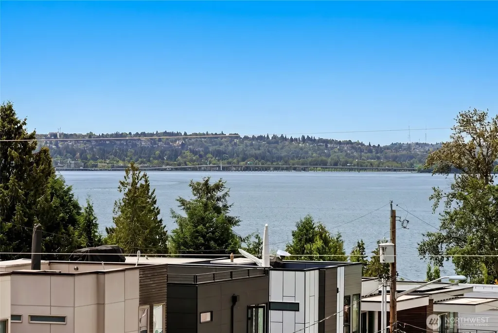 6304 Lakeview Drive Kirkland WA 98033