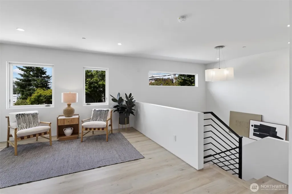 6304 Lakeview Drive Kirkland WA 98033