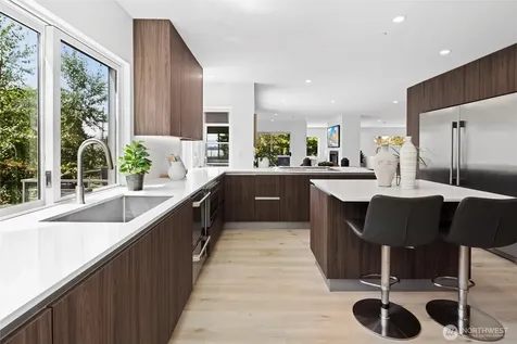 6304 Lakeview Drive Kirkland WA 98033