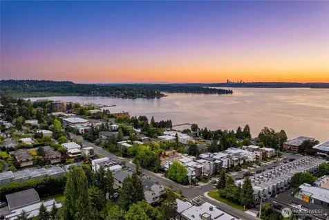 6304 Lakeview Drive Kirkland WA 98033