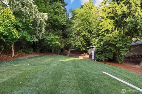6304 Lakeview Drive Kirkland WA 98033