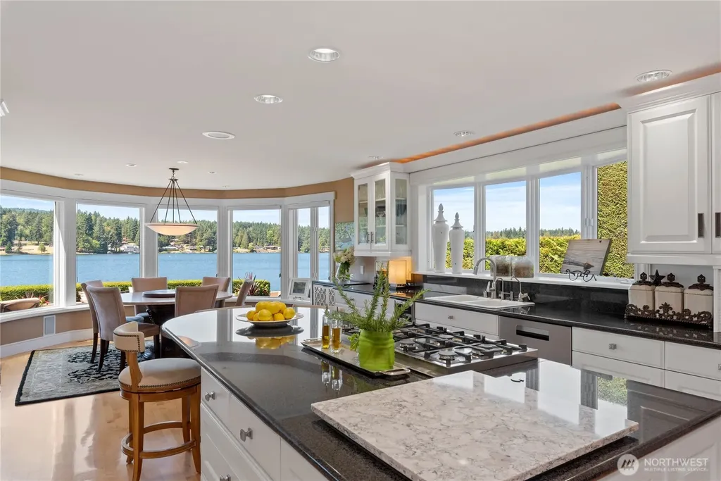 1303 Lakehurst Drive Bremerton WA 98312